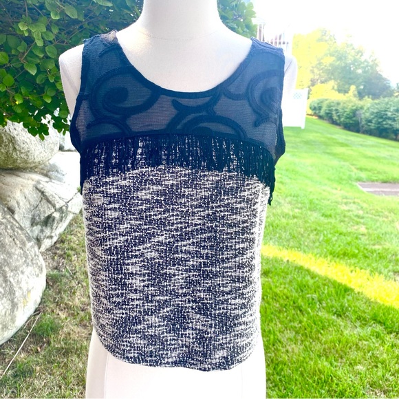 Jessica Simpson Isabeli Sleeveless Top - Picture 4 of 16